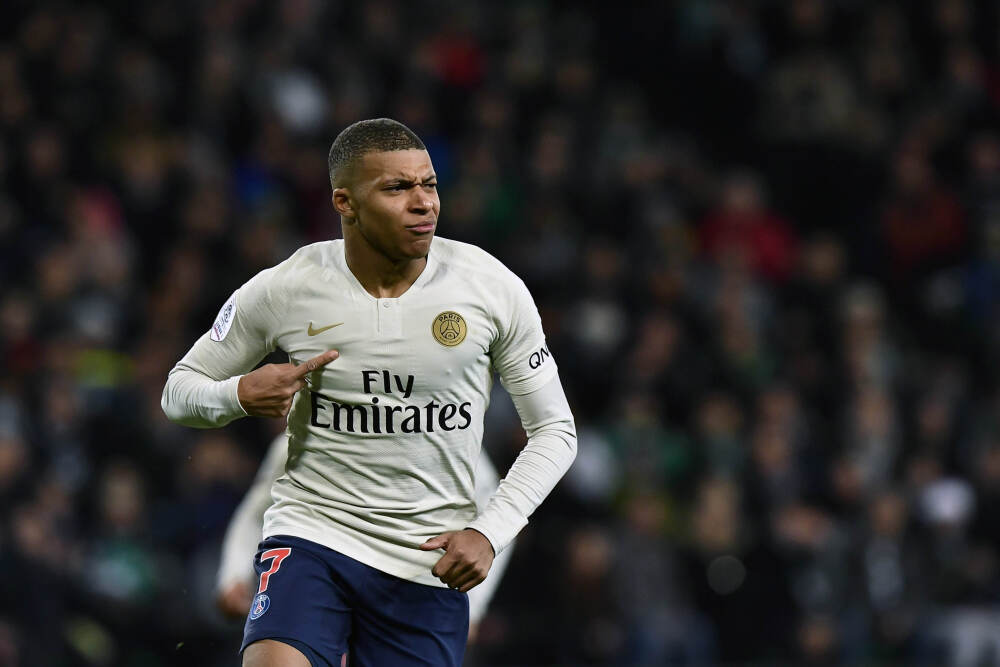 马刺逆袭绝非偶然，文班亚马惊艳首秀，西部黑马悄然崛起